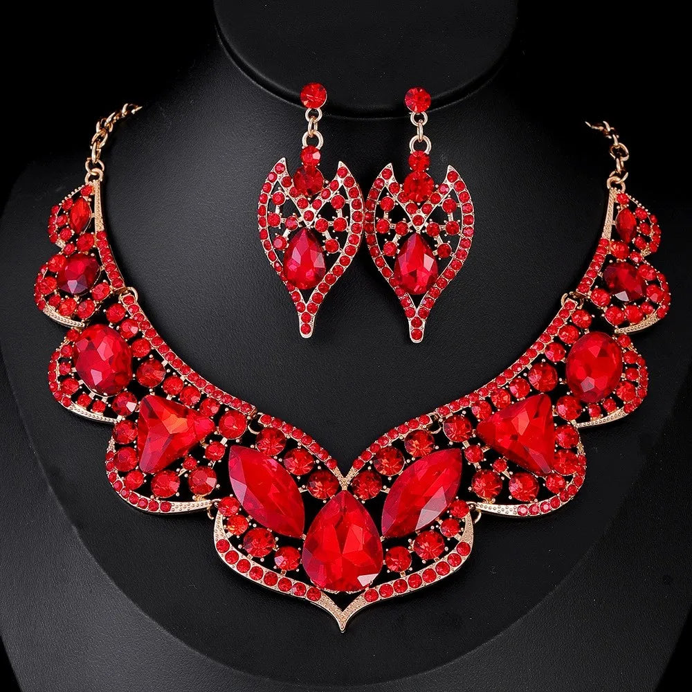 Exaggerated Vintage European And American necklace and earring set