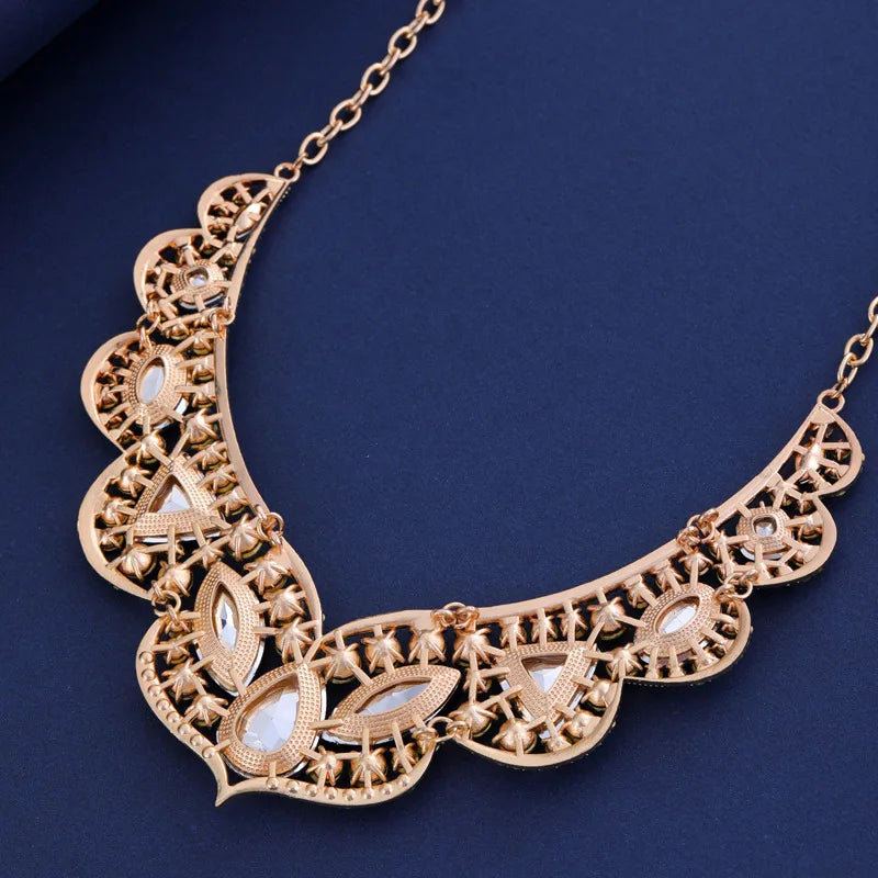 Exaggerated Vintage European And American necklace and earring set