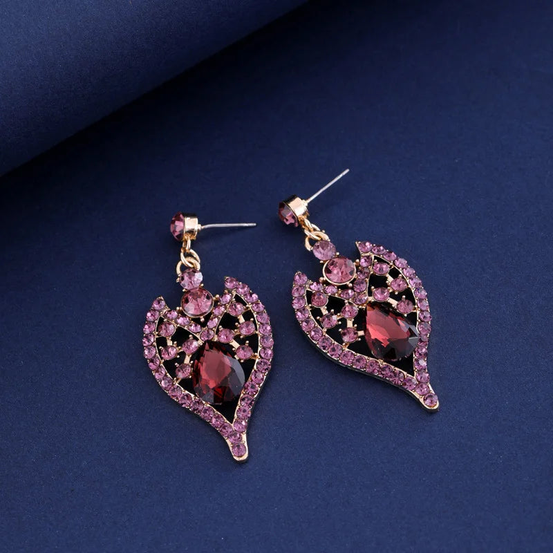 Exaggerated Vintage European And American necklace and earring set