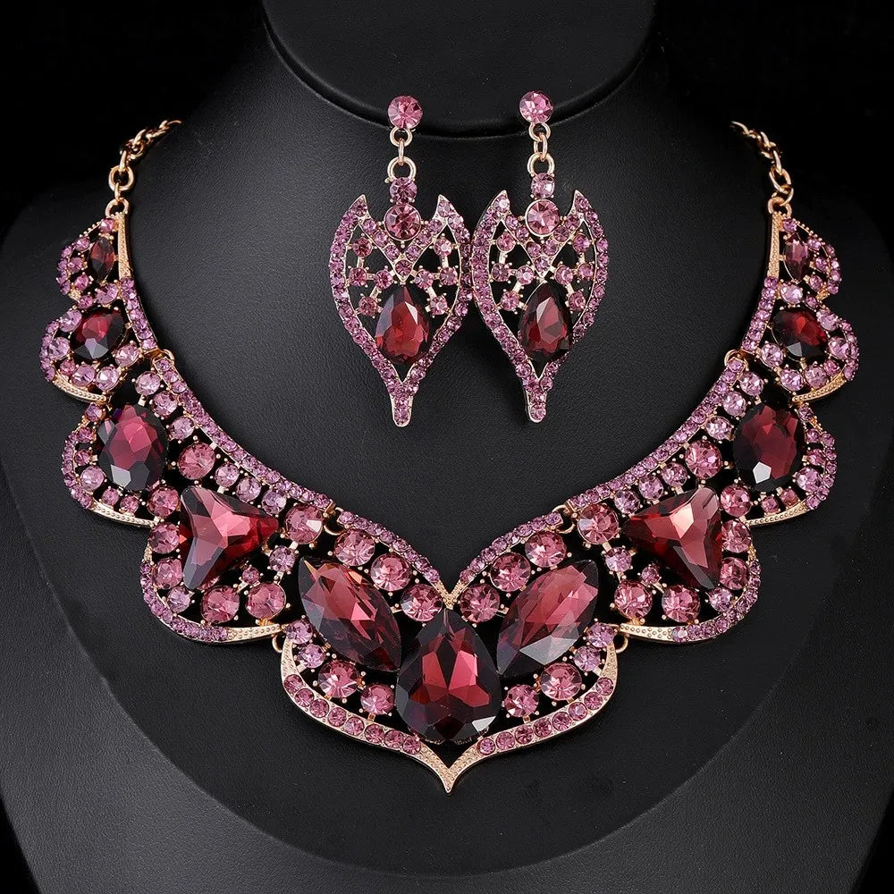 Exaggerated Vintage European And American necklace and earring set