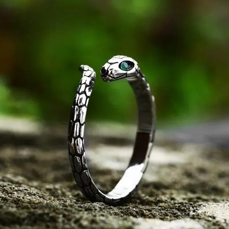 Gothic Skull Crown mens ring